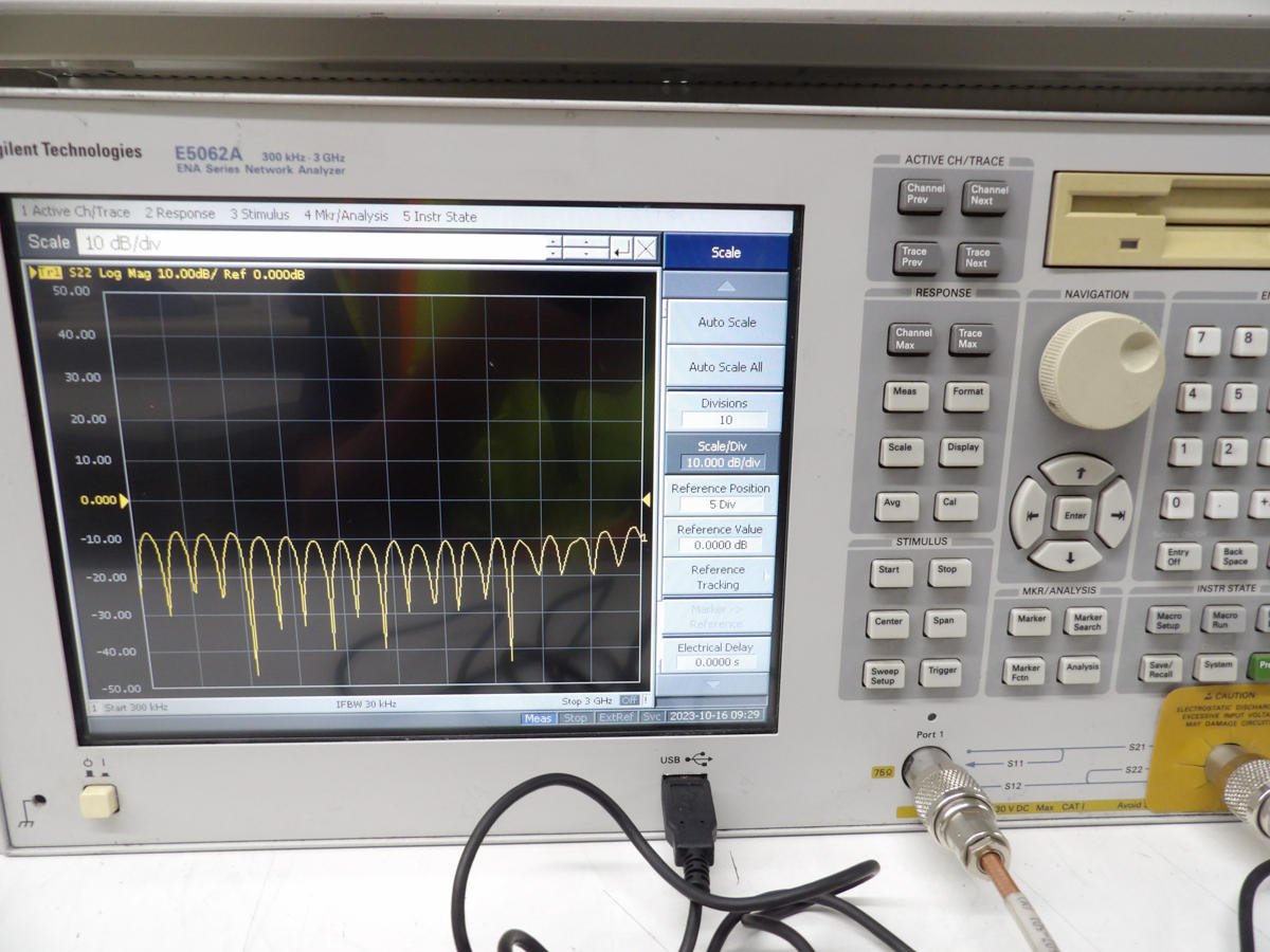 Agilent ENA Series Network Analyzer 300 kHz-3GHz, op 015,275 E5062A